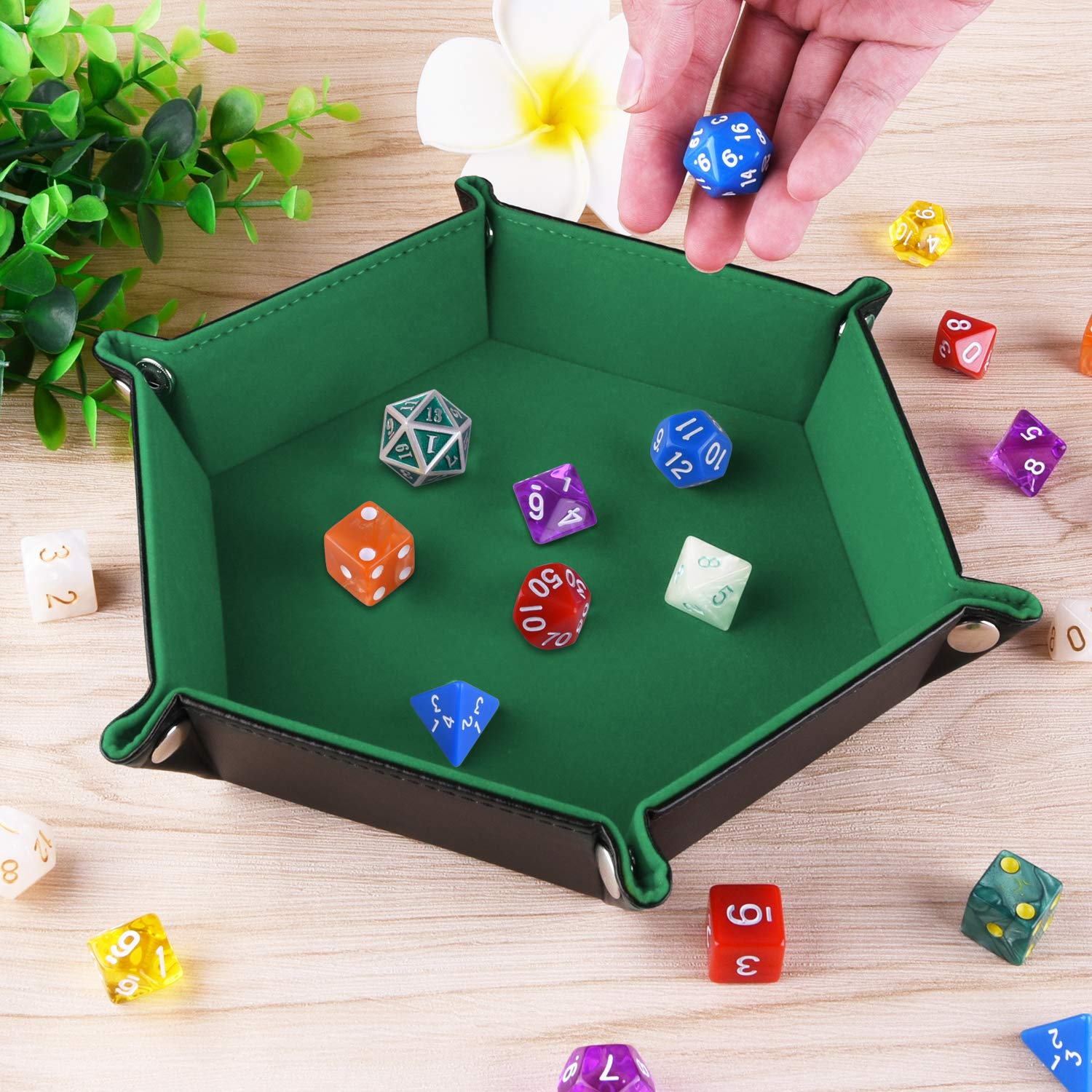 SIQUK portable gaming tray for D&D and tabletop sessions