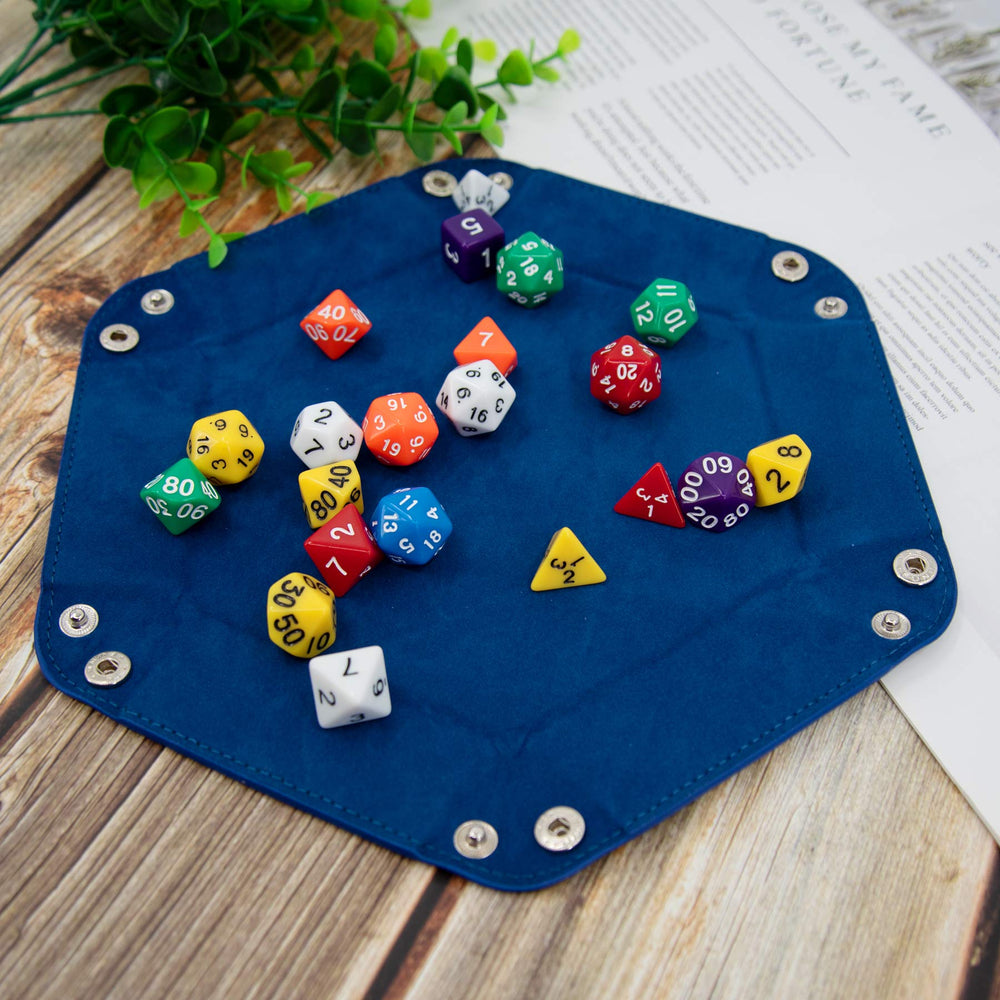 SIQUK dice tray snap closures secure the surface during travel.
