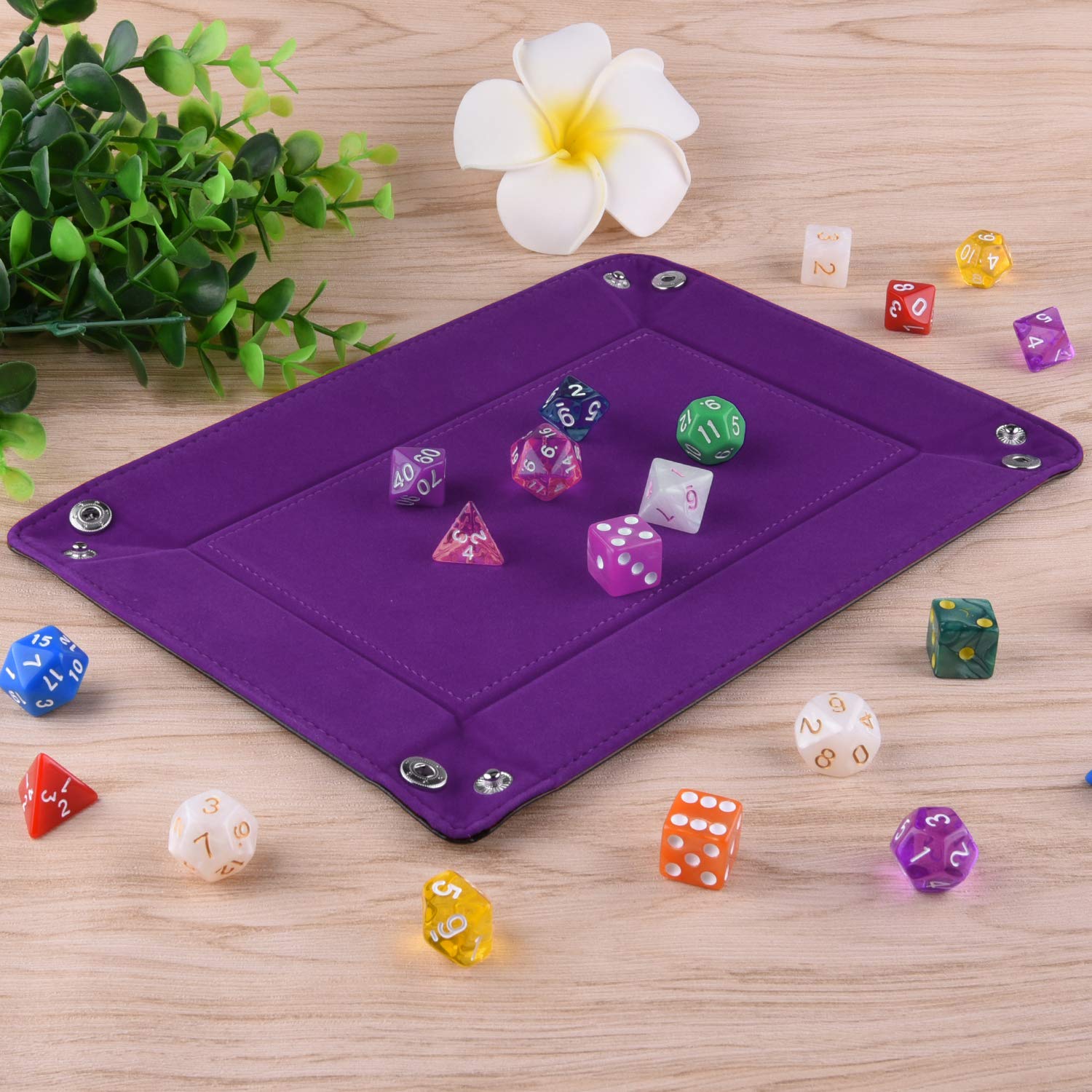 SIQUK tray snapped size promises easy transport on game nights.