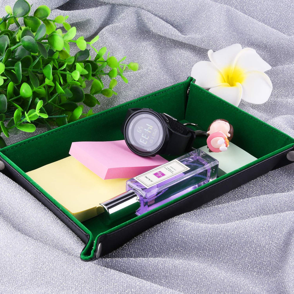 SIQUK travel-friendly design ensures tidy dice surfaces anywhere.