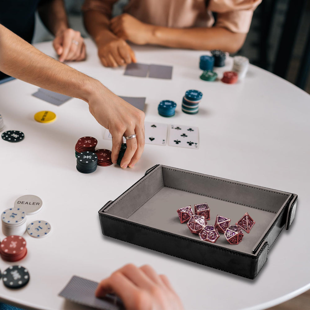 SIQUK note: magnets may affect metal dice during play.