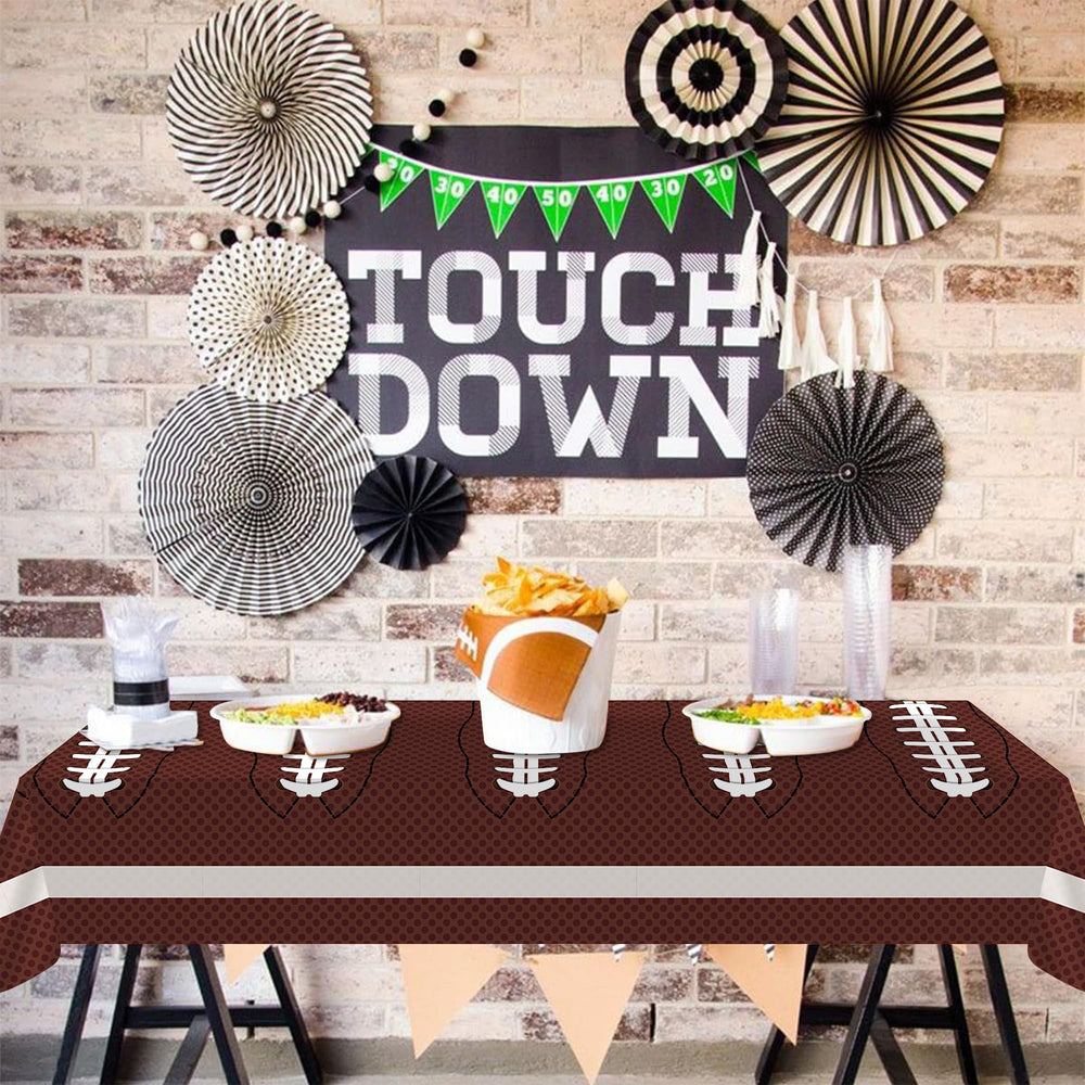 SJJPDYY durable PE material resists spills during parties.