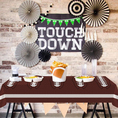 SJJPDYY durable PE material resists spills during parties.