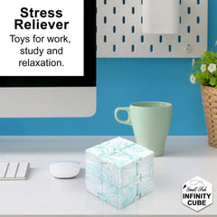 SMALL FISH Infinity Cube stress-relief-use shows discreet fidgeting for calming moments.