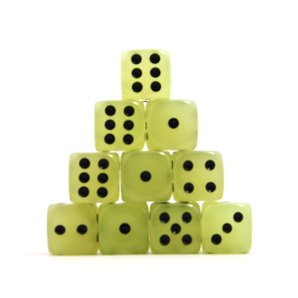 Smartdealspro D6 glow dice charge under light for longer glow.