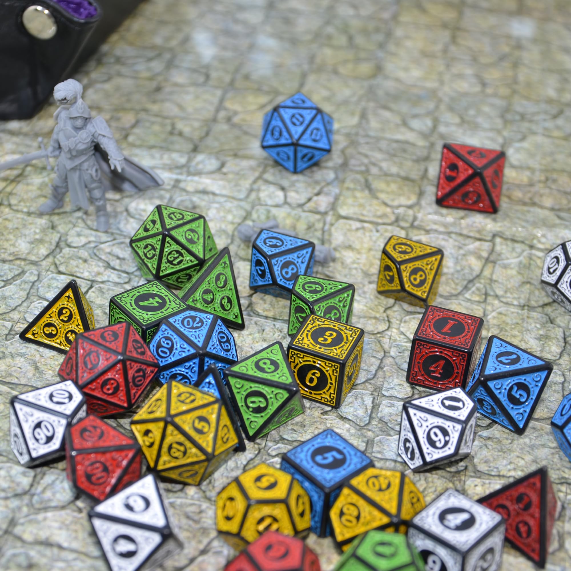 Smartdealspro tabletop gaming setup; supports D&D and MTG sessions