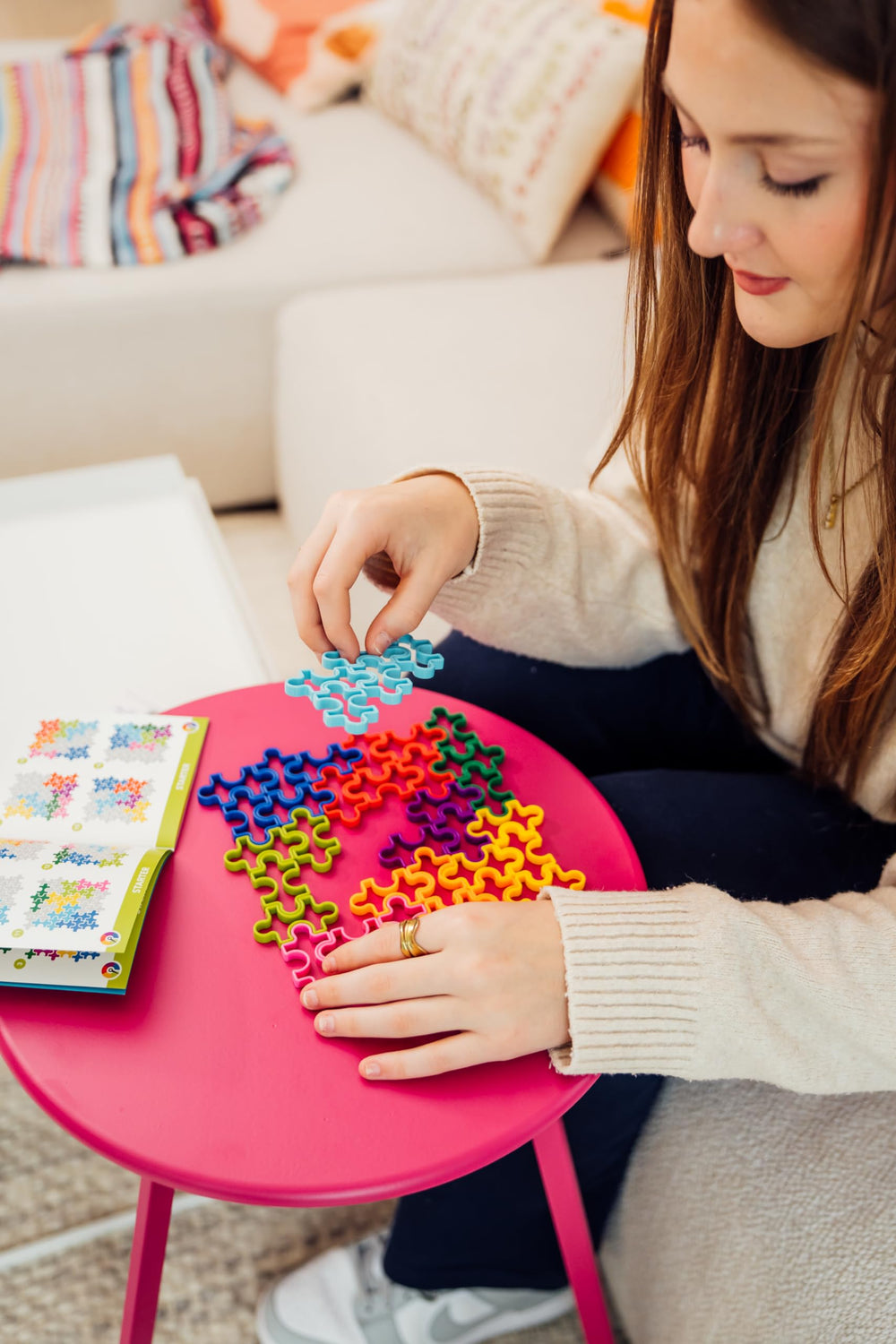 SmartGames IQ Jigsaw compact storage tray helps keep pieces organized after play.