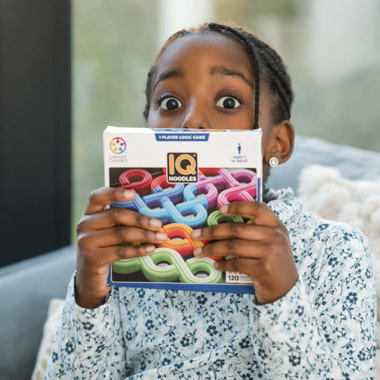 SmartGames IQ Noodles puzzle board ready for brain-teasing challenges.
