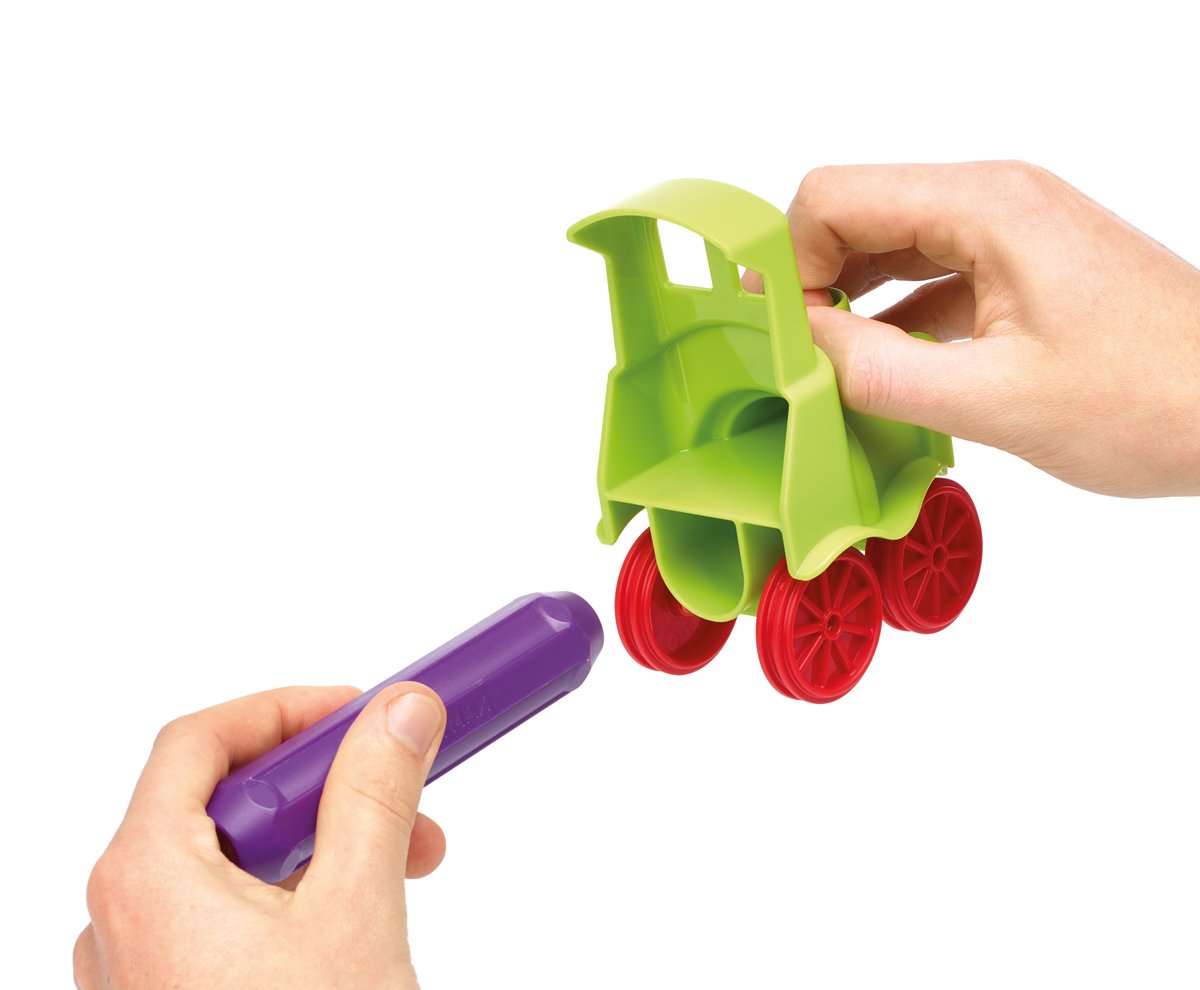 SmartMax My First Animal Train 22-piece set with bright colors and sturdy components