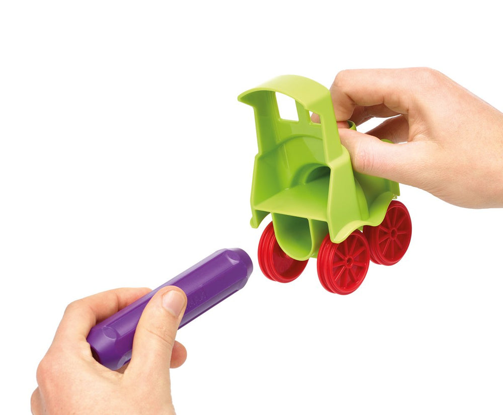 SmartMax My First Animal Train 22-piece set with bright colors and sturdy components