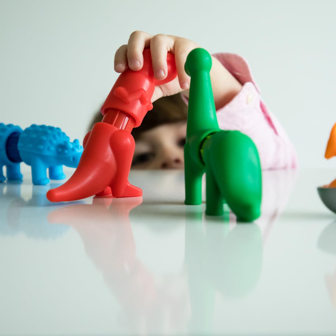 Magnetic bars from SmartMax My First Dinosaurs for easy connections
