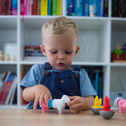 SmartMax My First Farm Animals pig, bright pieces that spark creative farm play.