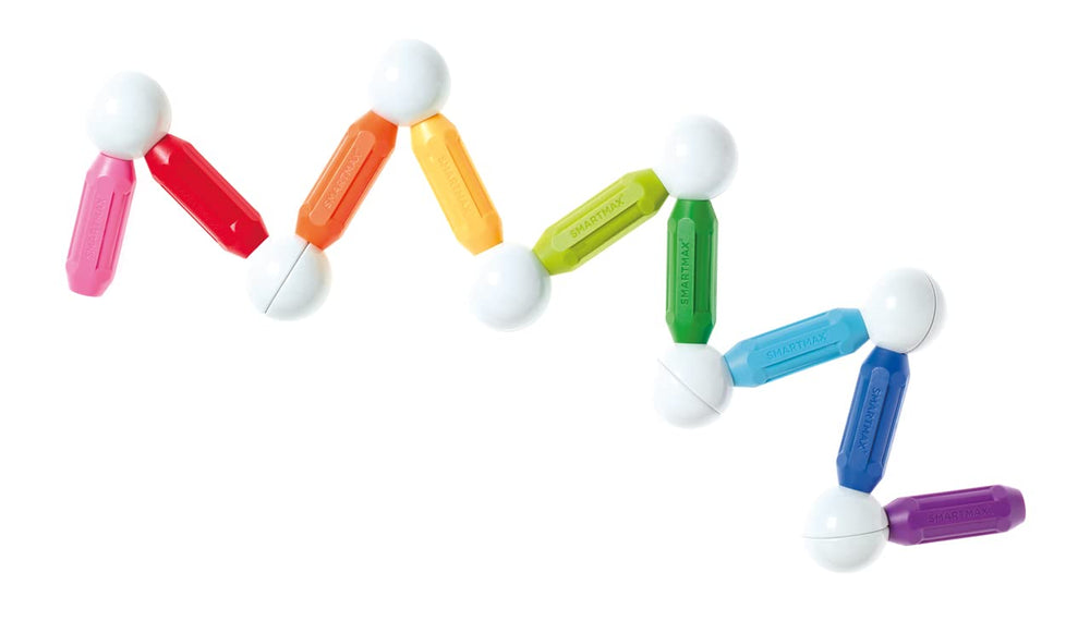 SmartMax Start 23-piece set provides a rich start to construction play.