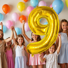 Smlpuame 40-inch number balloon 3 gold enhances event photography.