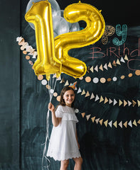 Smlpuame gold foil balloon reflects light for an extra luxurious vibe
