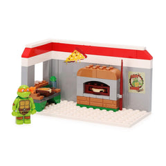 Snap & Switch Mikey pizza parlor playset ready for TMNT adventures