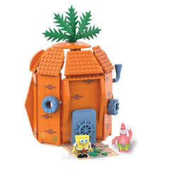 Snap & Switch Spongebob Pineapple House exterior inspires imaginative play.