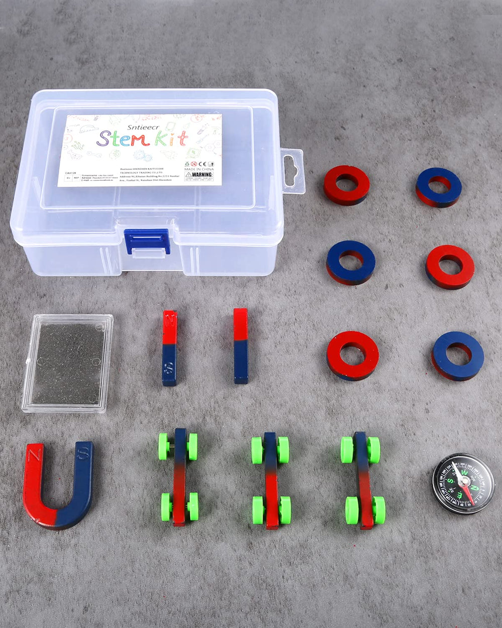 Sntieecr Labs Junior magnetism set U-shaped magnet to explore magnetic fields.