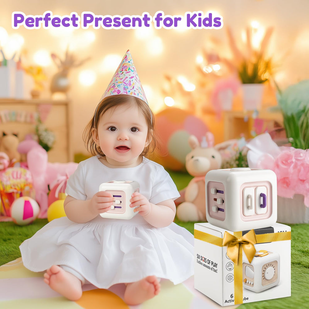 SOCBTNSO Busy Cube compact size is ideal for small hands.