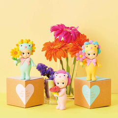 Sonny Angel Flower Gift orange daisy lion figure ideal for shelf display.