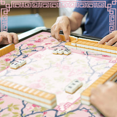 Sonwyoung table-protection mat keeps your table safe from friction and wear.