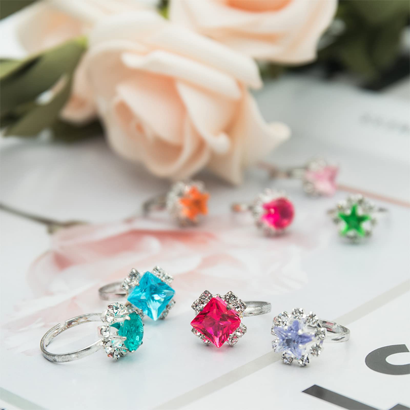 SOTOGO ONEST rhinestone details add sparkle to costume jewelry