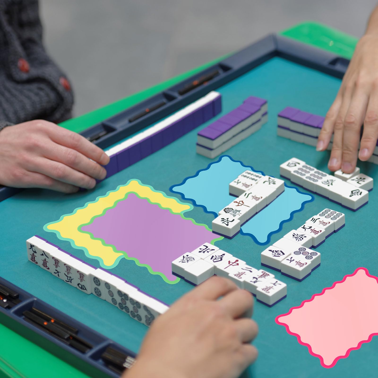 Soulchen gift-ready mahjong shuffler set for lovers of the game