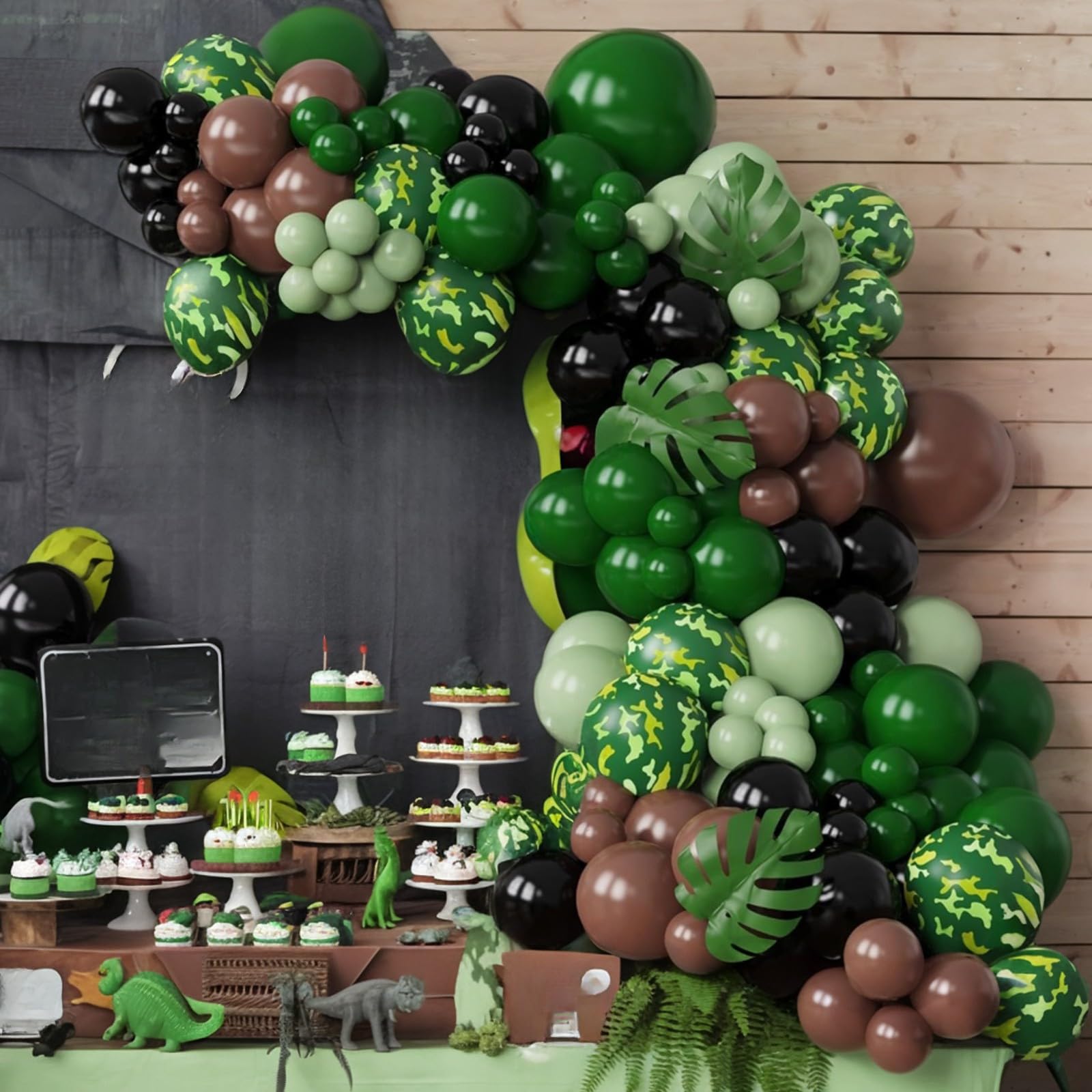 Sowide ribbon rolls included to complete balloon garlands and displays.