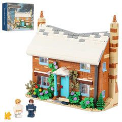 Spaciolo Holiday Cottage front view for cozy shelf display and festive ambiance.