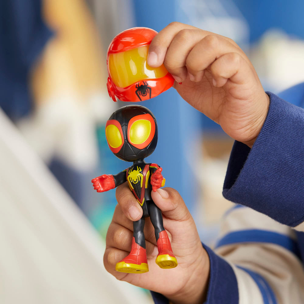 Spidey Amazing Friends unique character decor enhances pretend adventures.