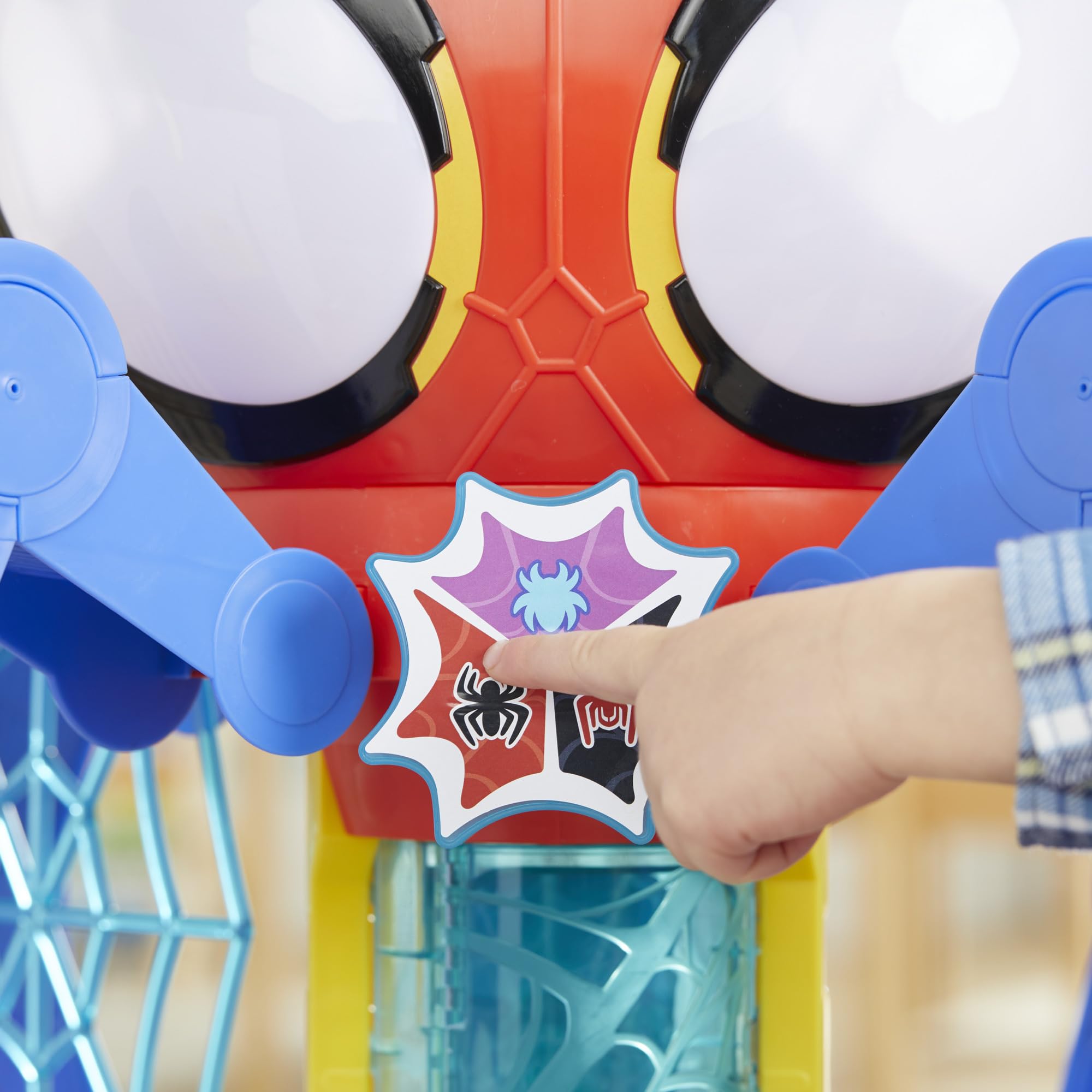 Spidey and His Amazing Friends lights and sounds enhance playtime.