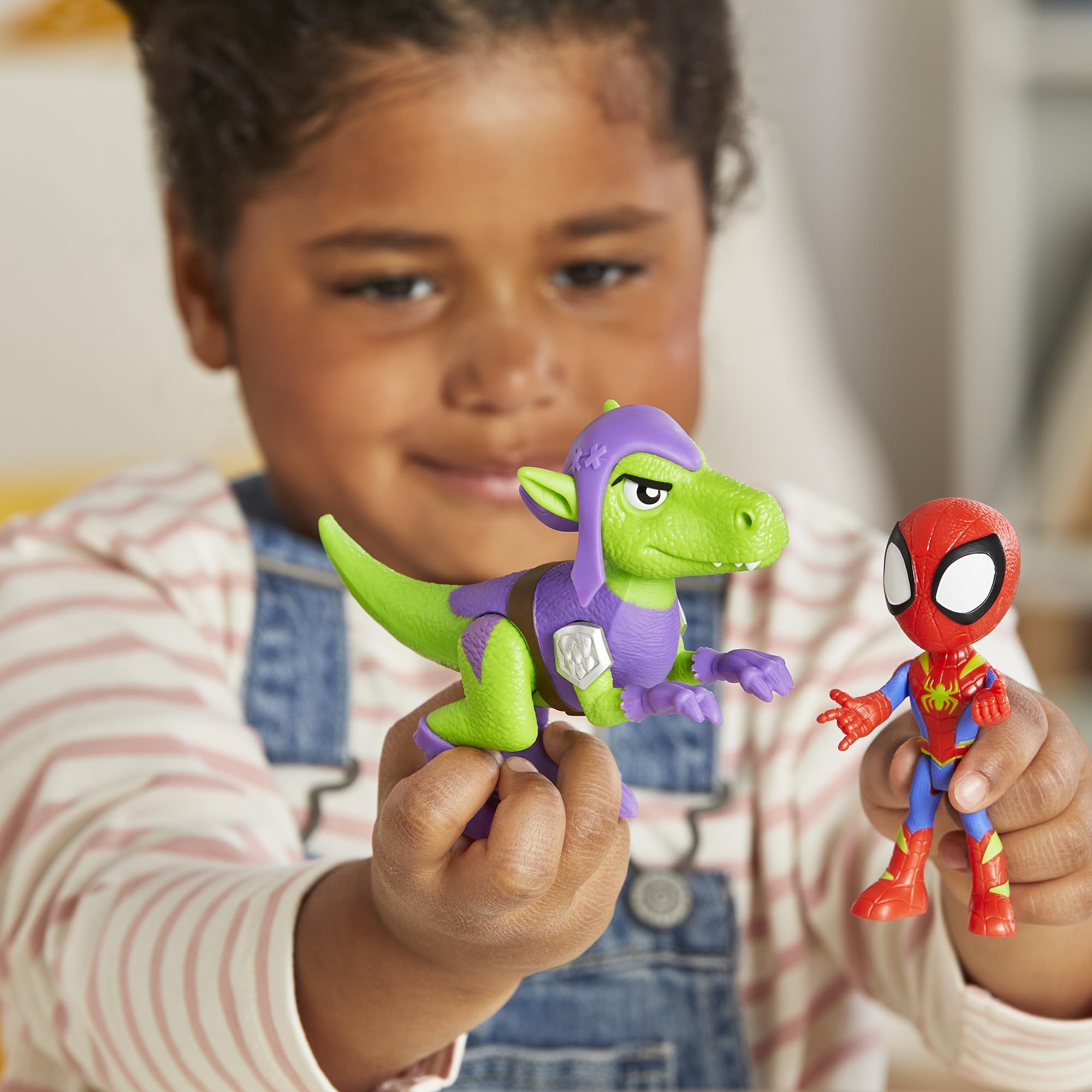 Poseable Goblin Raptor dino for adventurous pretend scenarios with Spidey.