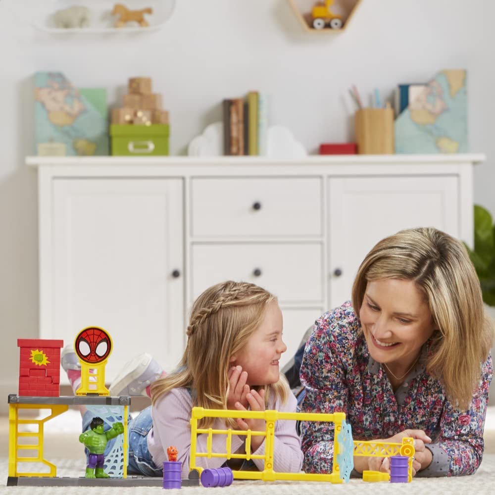 Spidey and His Amazing Friends Hulk’s Smash Yard movable crane for interactive construction fun.