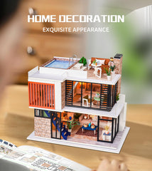 Spilay Florence dollhouse music box, romantic ambiance enhances experience.