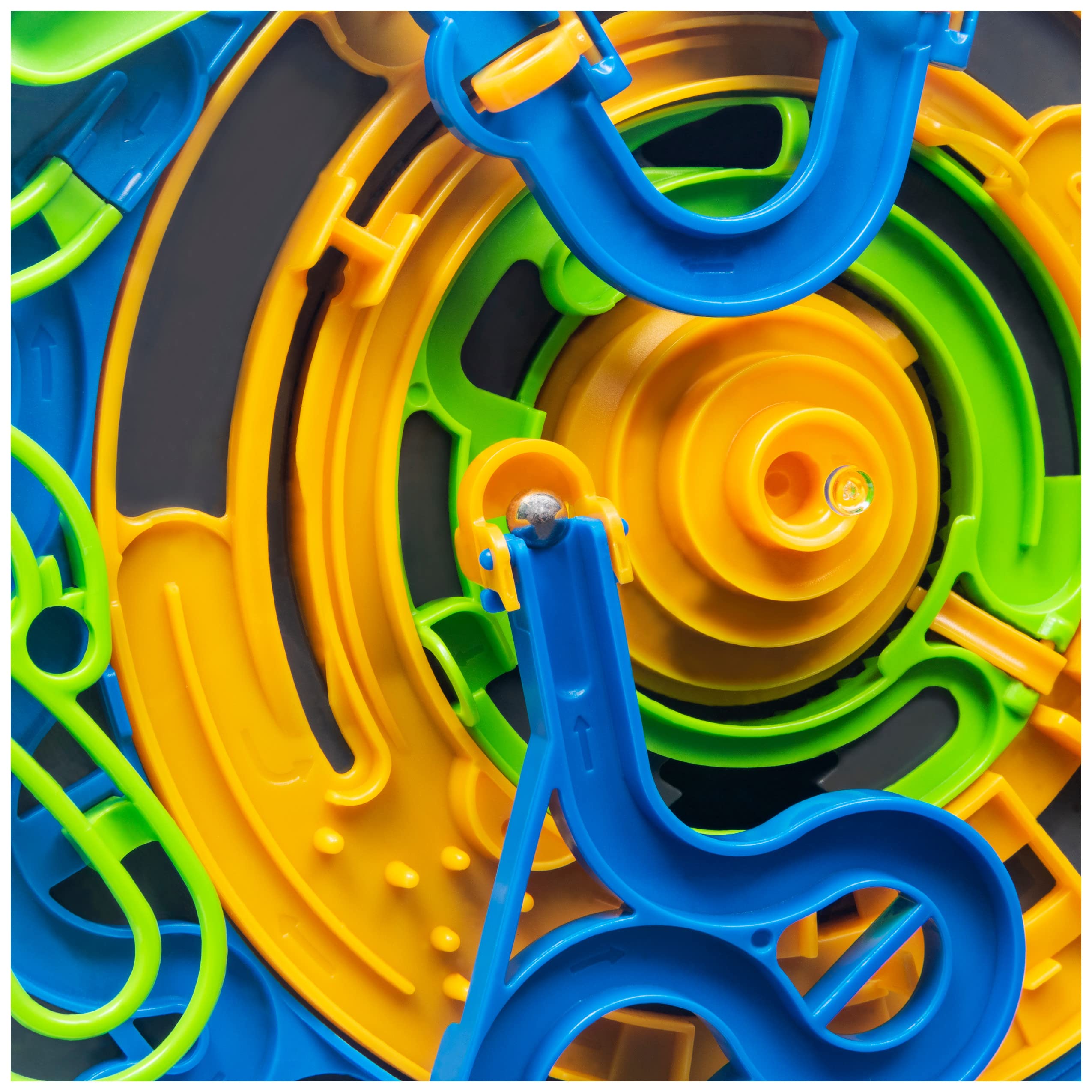 Spin Master Games Perplexus Revolution Runner battery compartment ready for instant play.