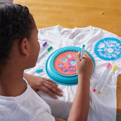 Included manual from Spirograph Fabric Designer with step-by-step drawing guidance.