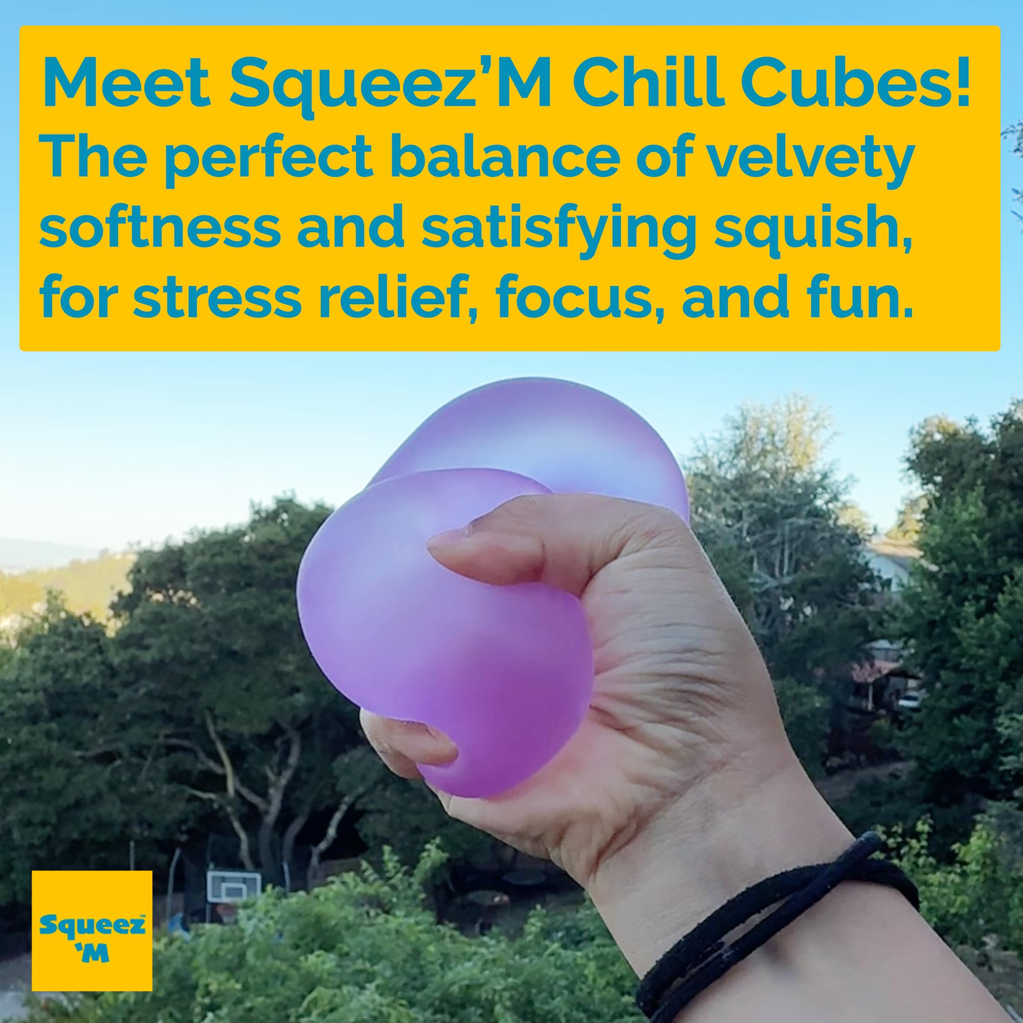 Squeez'M Chill Cube during a meeting stays subtly soothing