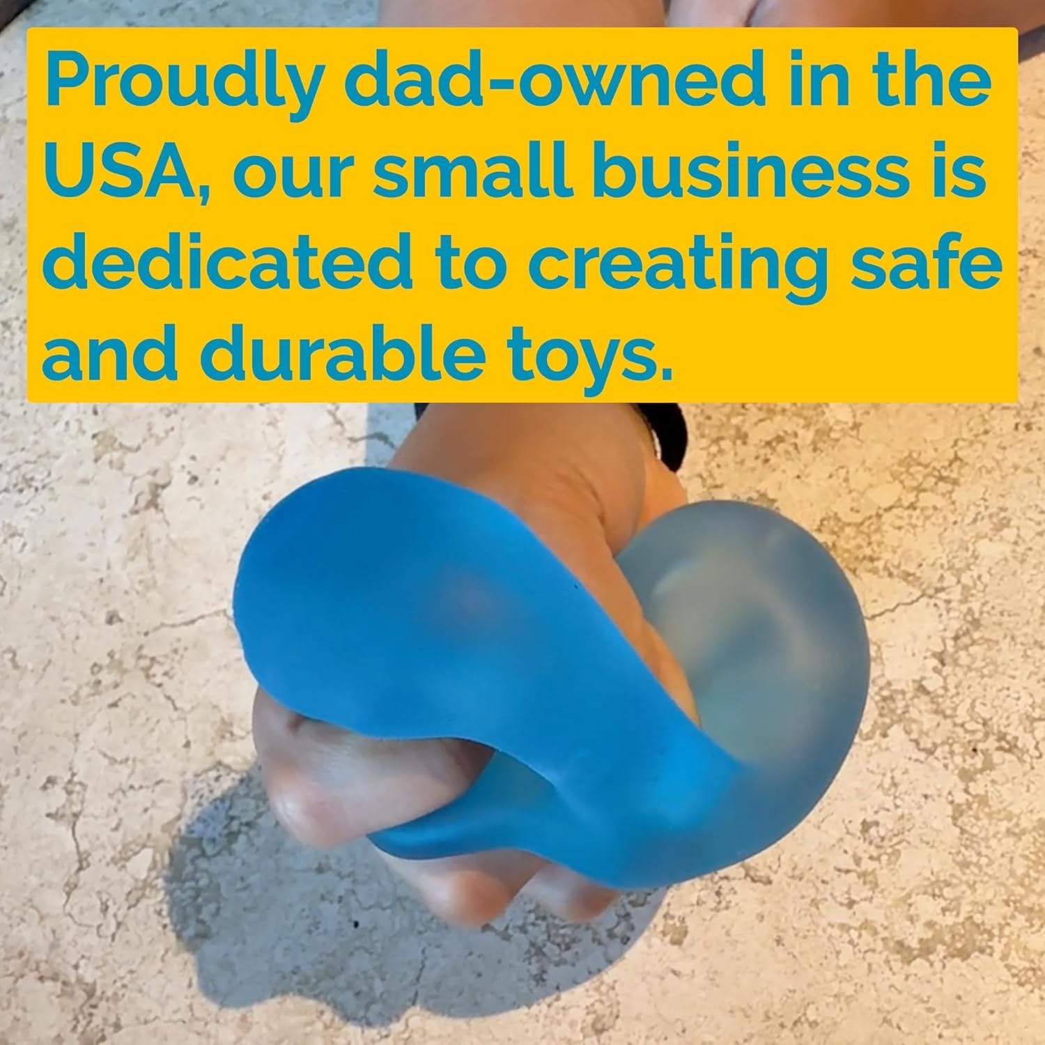 Squeez'M Chill Cube suitable for kids and adults during travel.