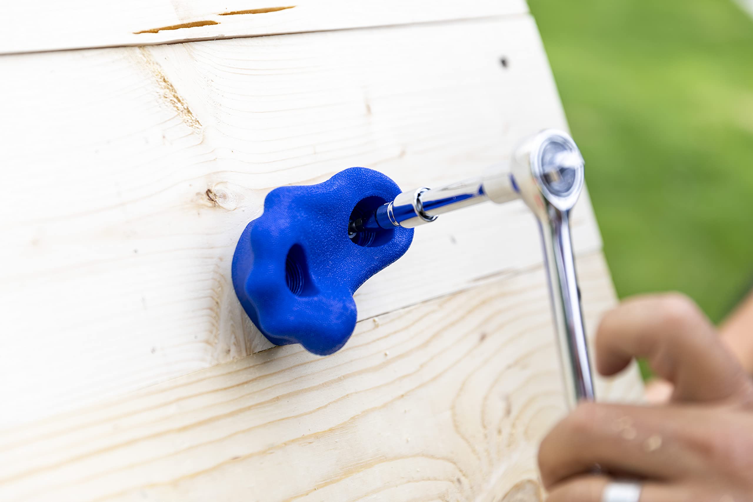 Squirrel Products zinc-plated hardware withstands outdoor conditions.