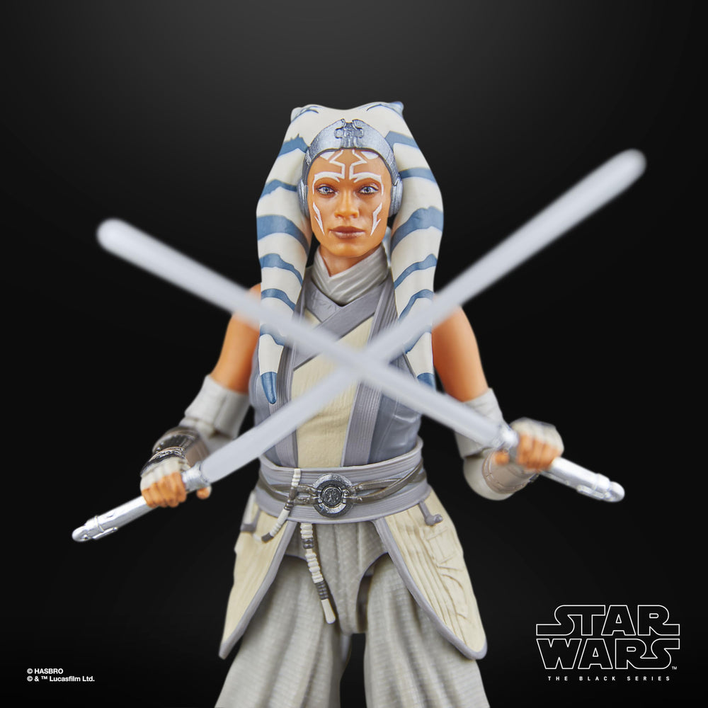 STAR WARS Black Series Ahsoka Tano Peridea with Lightsabers, ready for action poses.