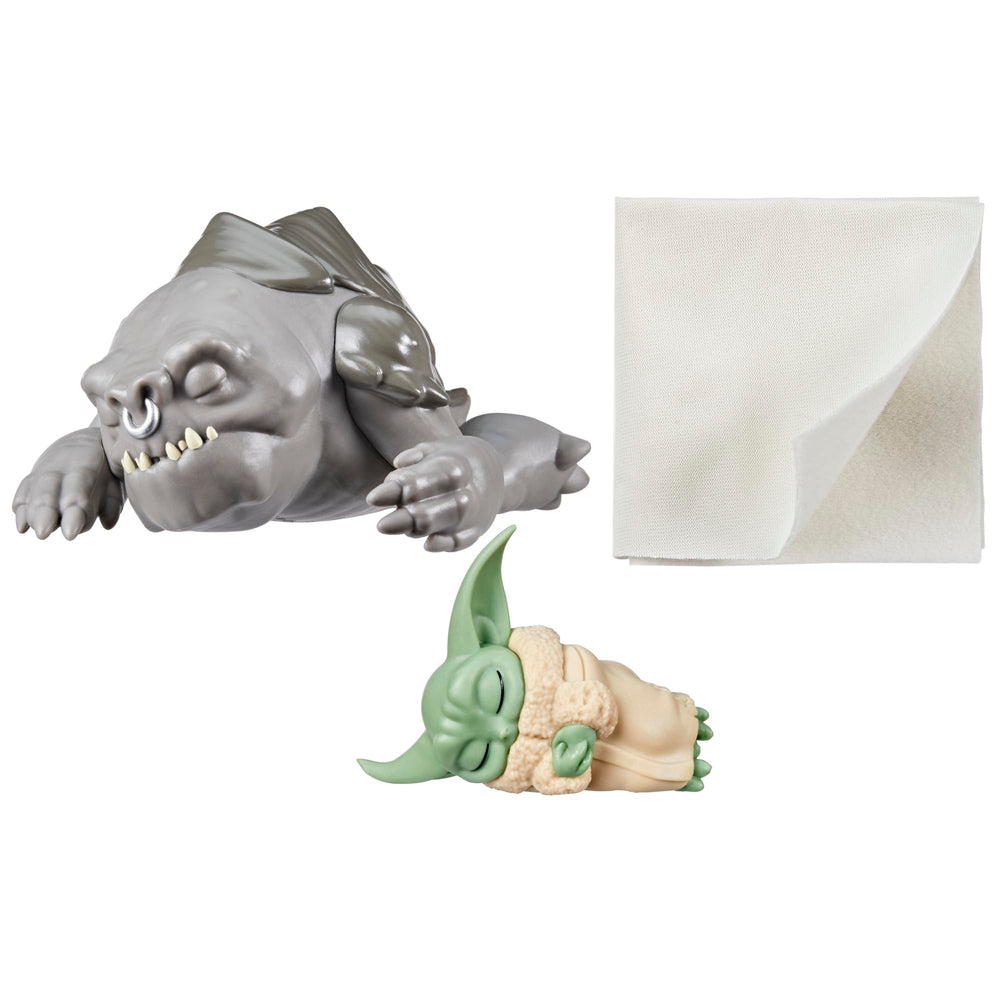 Packaging showcases Hasbro licensing and authentic Star Wars branding.
