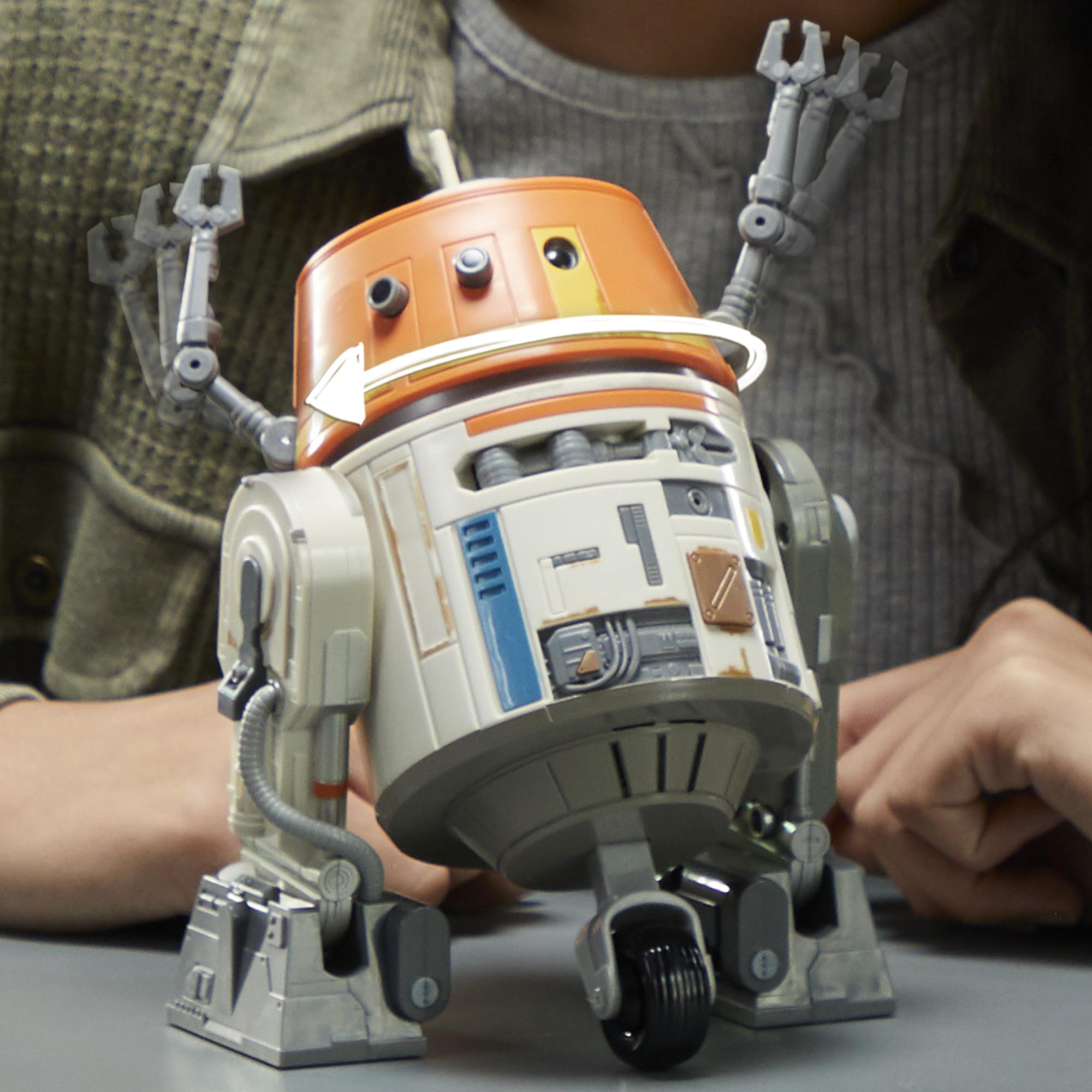STAR WARS Chopper head turns to mirror on-screen droid expressions.