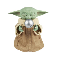 STAR WARS Grogu performs a two-handed Force move inspired by Mandalorian scenes