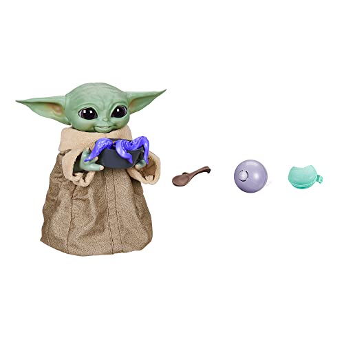 STAR WARS Grogu with four interactive accessories in hand enhances pretend snack time