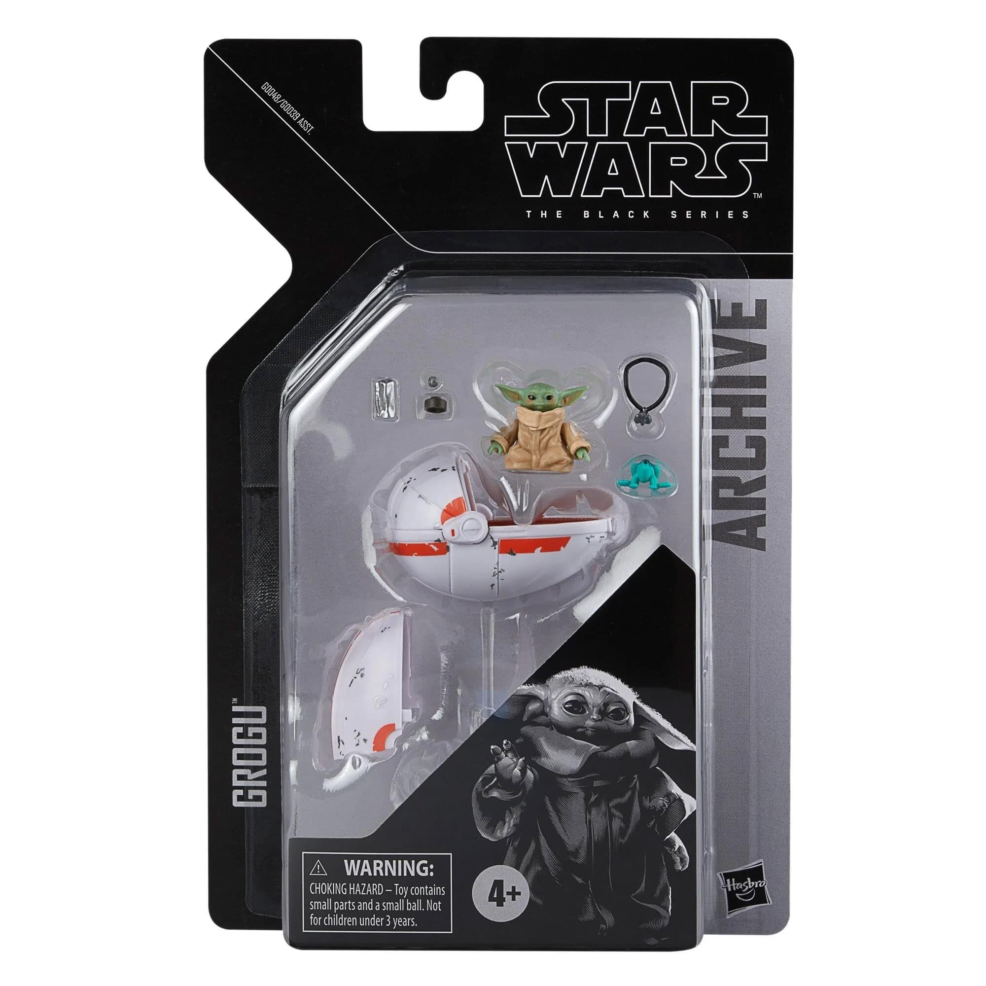 Star Wars Grogu pram stand and pram for dynamic posability and storytelling.