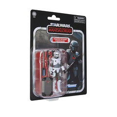 Five accessories including riot shield and blasters enhance display options