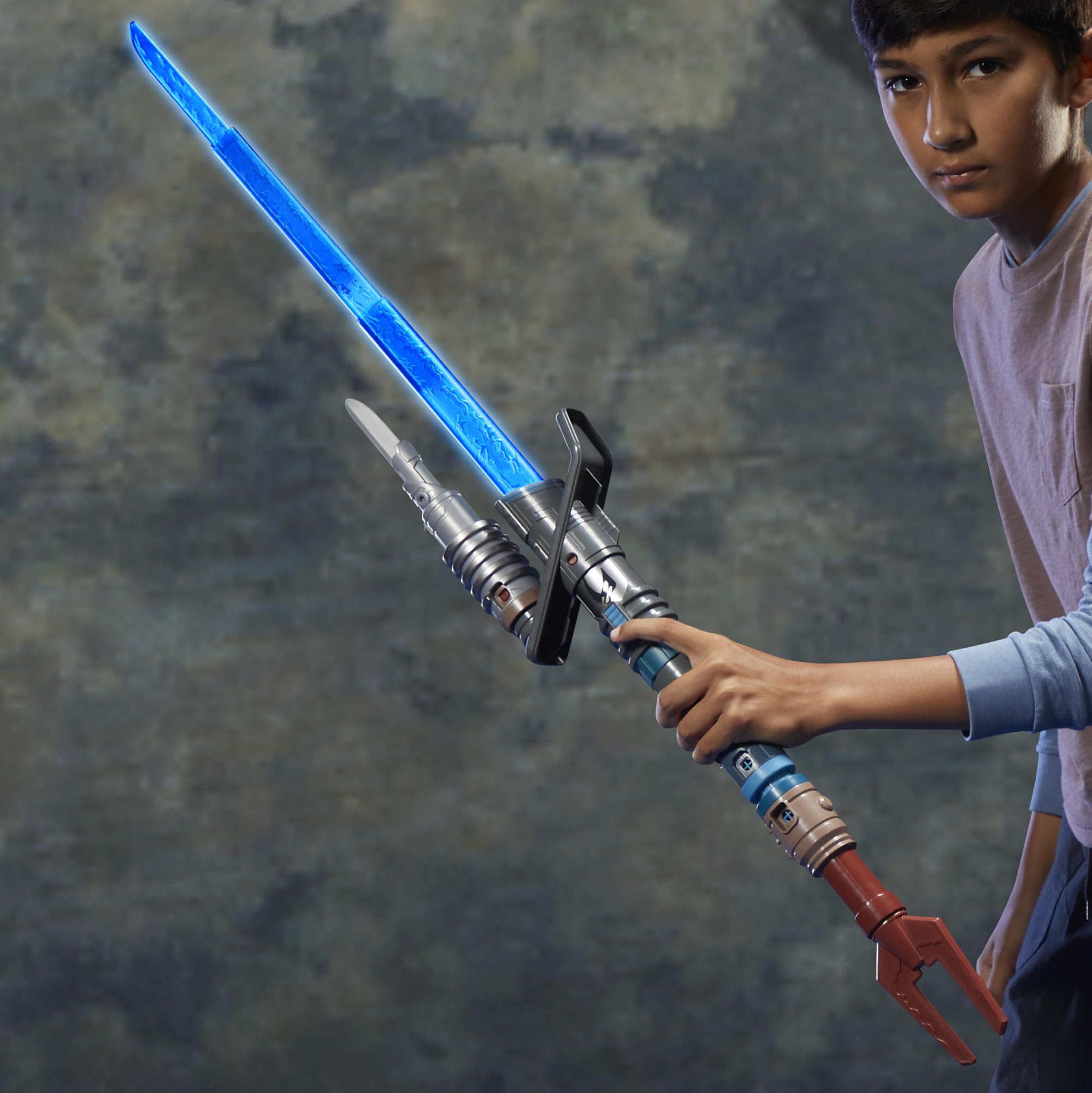 STAR WARS Lightsaber Forge compatible with other Forge sets for endless combinations