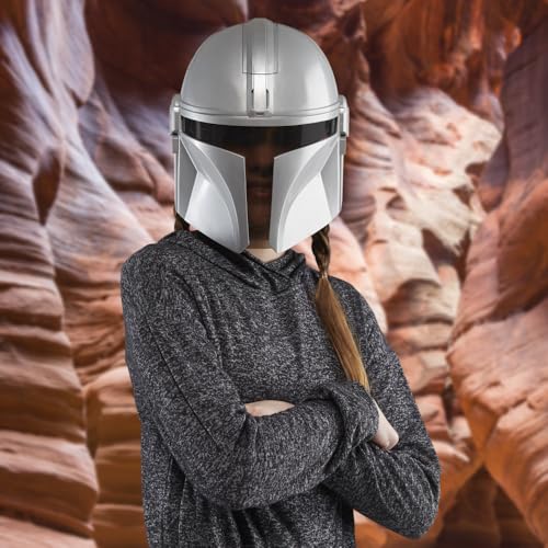 Star Wars Mandalorian Electronic Mask detailed close-up enhances authentic costume appeal