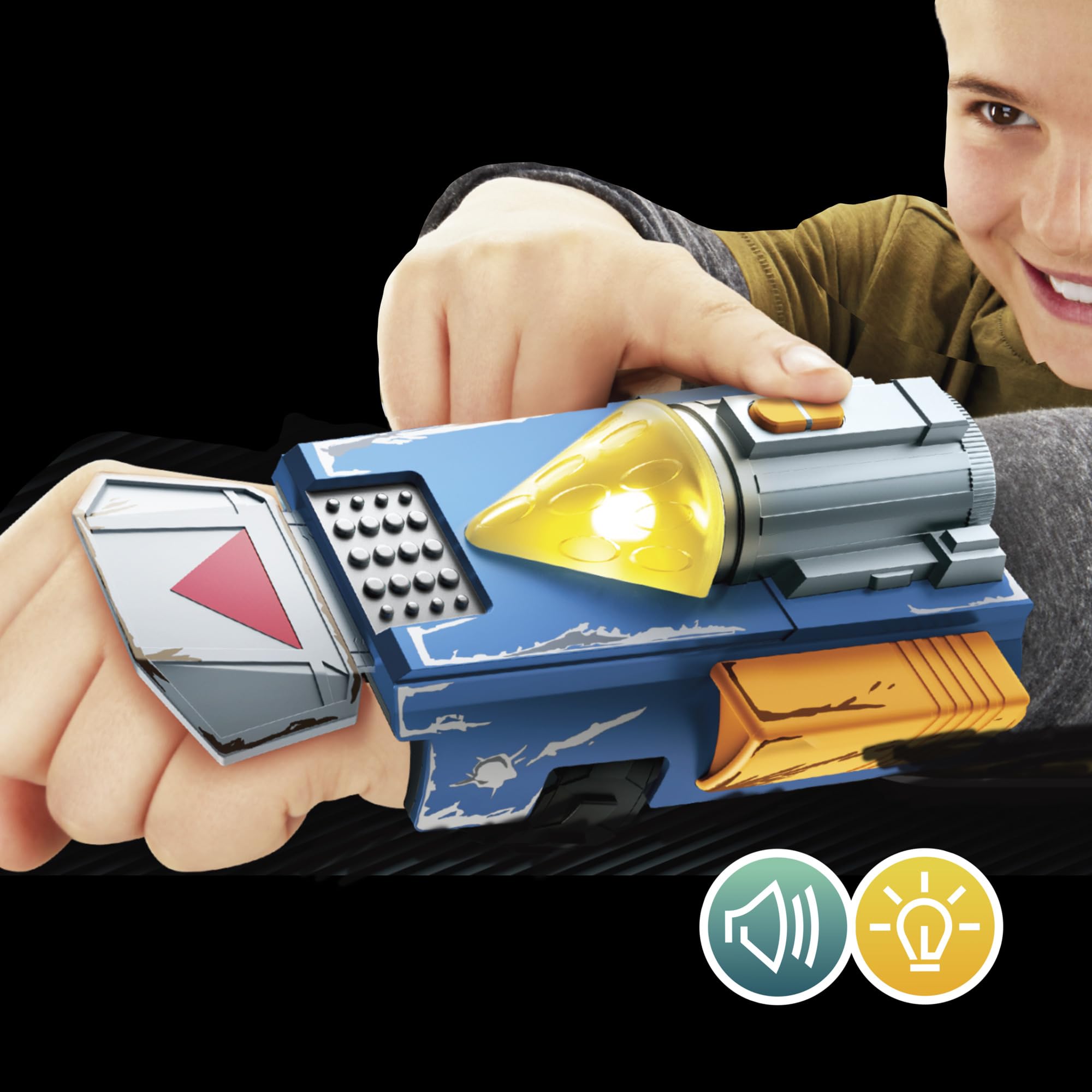STAR WARS Mandalorian gauntlet electronic features enhance costume battles.