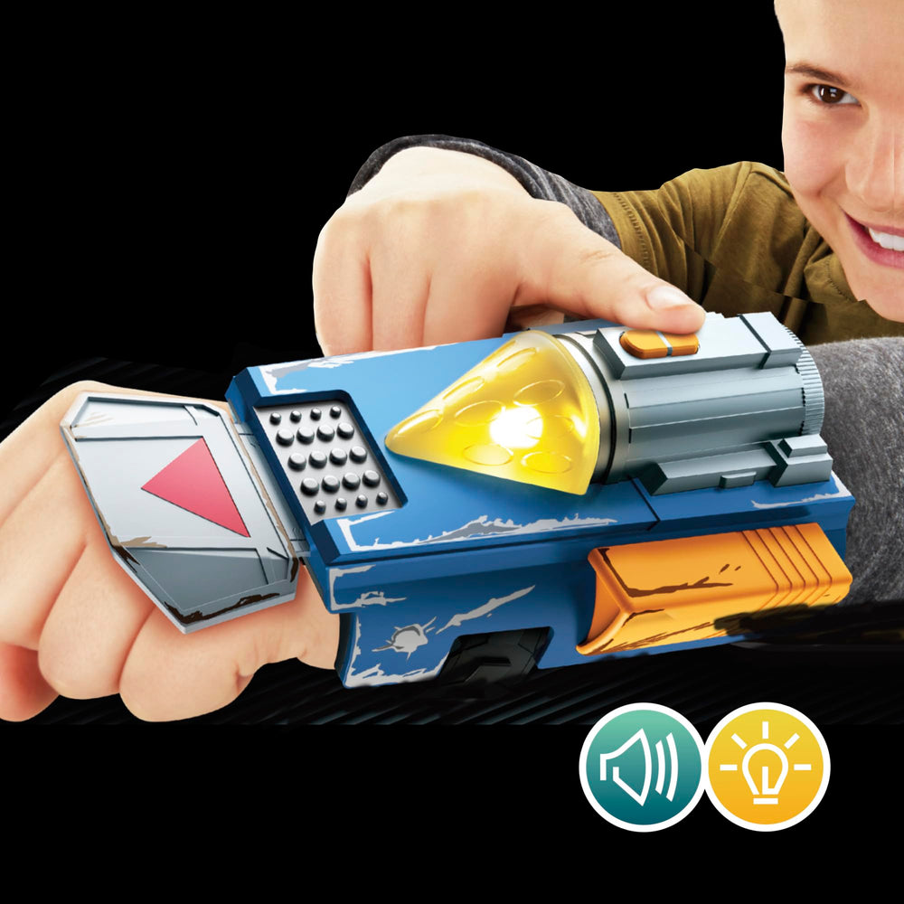 STAR WARS Mandalorian gauntlet electronic features enhance costume battles.